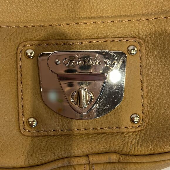 Calvin Klein crossbody small purse - Picture 4 of 6